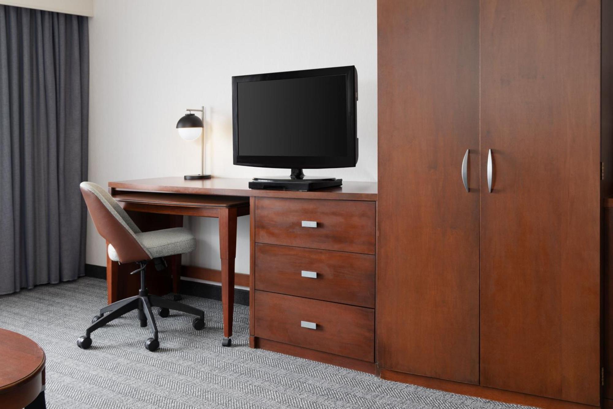 Courtyard By Marriott Ontario Rancho Cucamonga Hotel Екстериор снимка