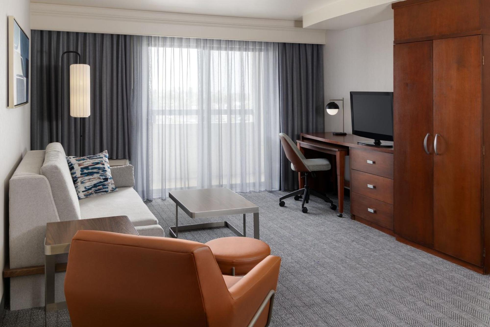 Courtyard By Marriott Ontario Rancho Cucamonga Hotel Екстериор снимка
