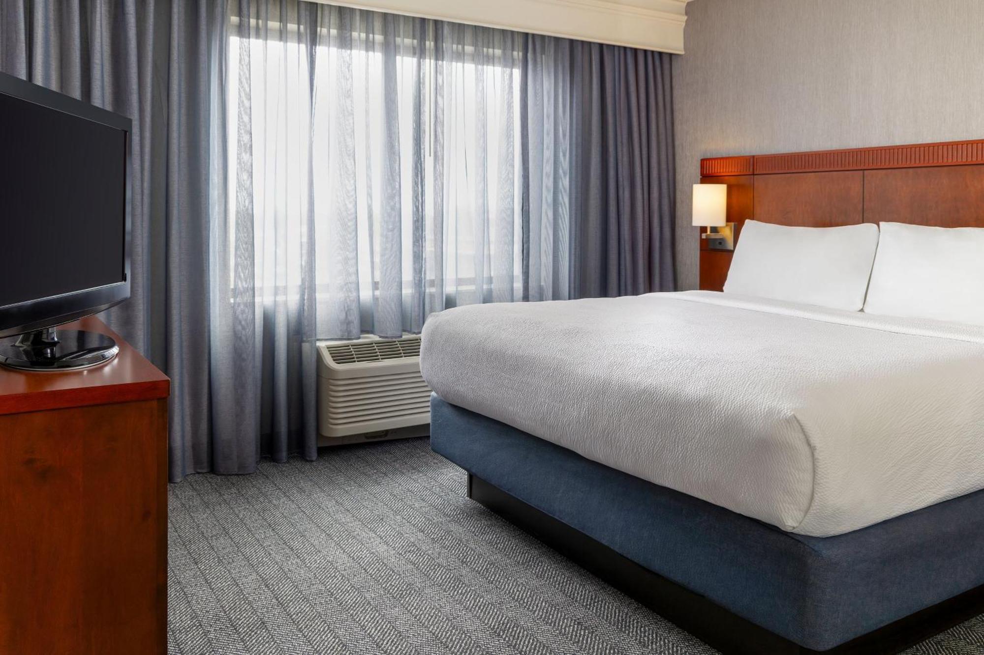 Courtyard By Marriott Ontario Rancho Cucamonga Hotel Екстериор снимка