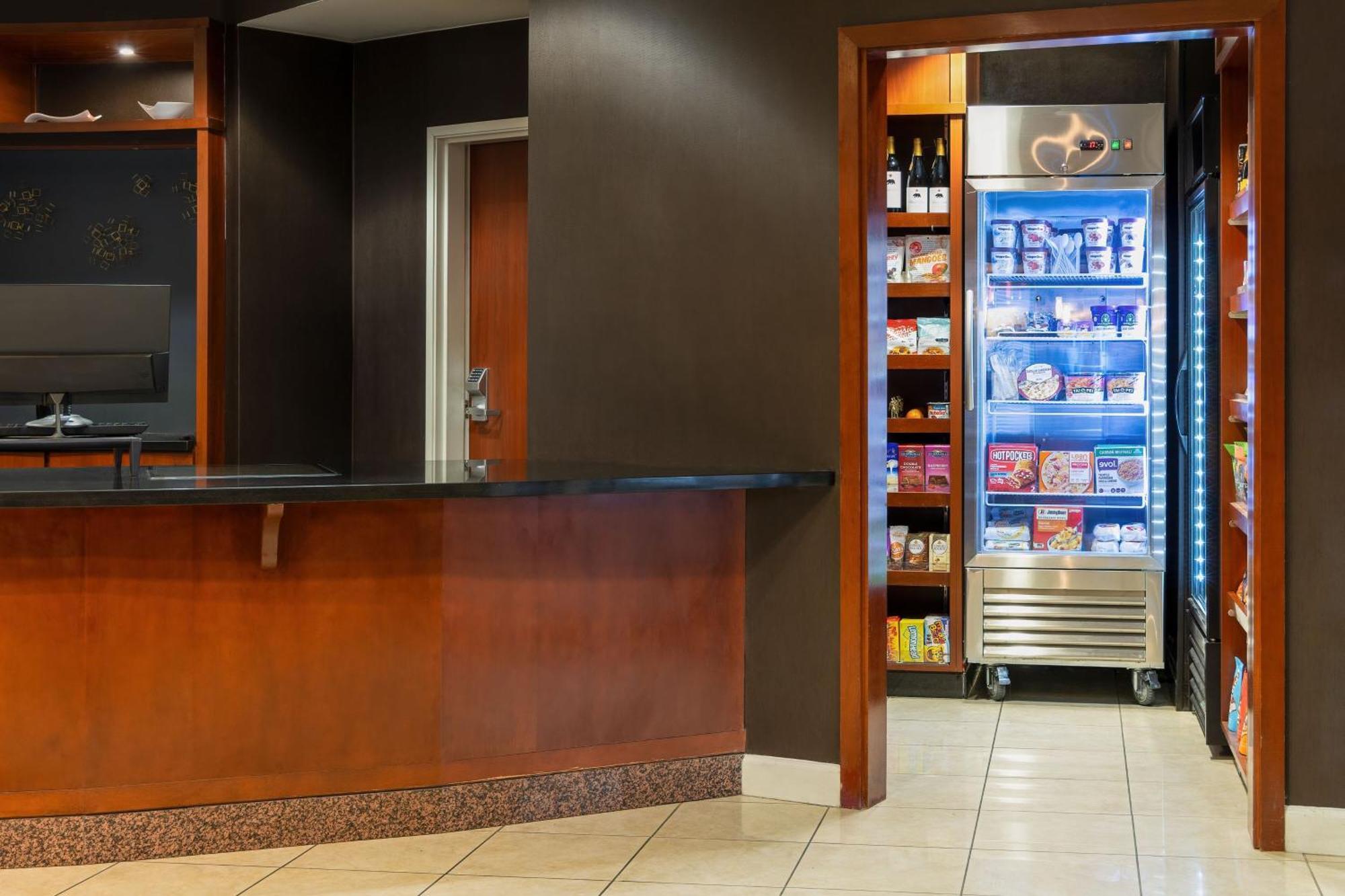 Courtyard By Marriott Ontario Rancho Cucamonga Hotel Екстериор снимка
