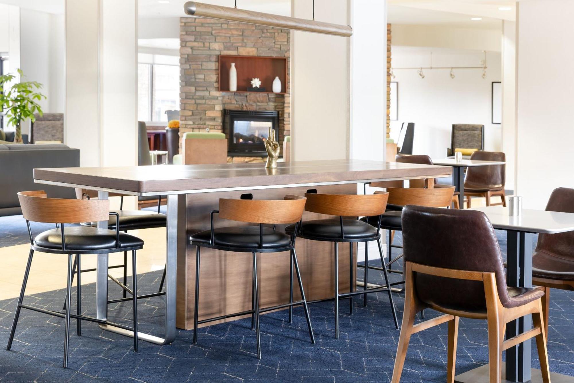 Courtyard By Marriott Ontario Rancho Cucamonga Hotel Екстериор снимка