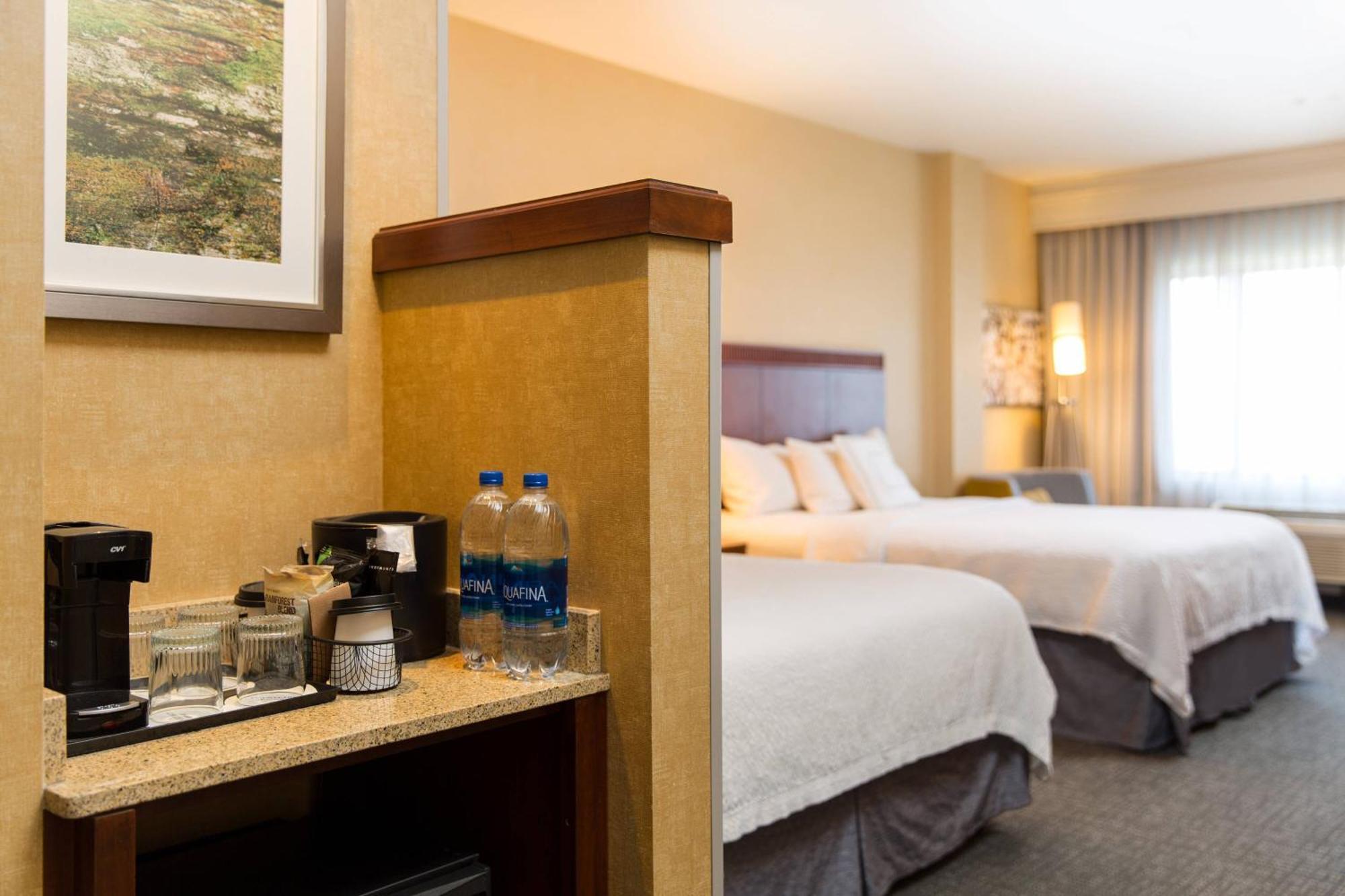 Courtyard By Marriott Ontario Rancho Cucamonga Hotel Екстериор снимка