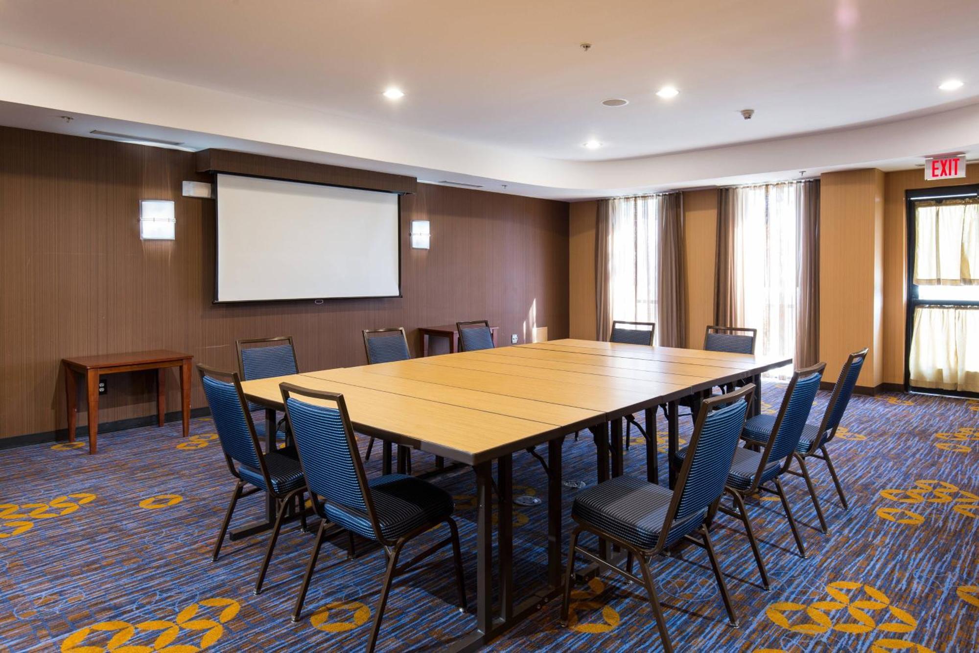 Courtyard By Marriott Ontario Rancho Cucamonga Hotel Екстериор снимка