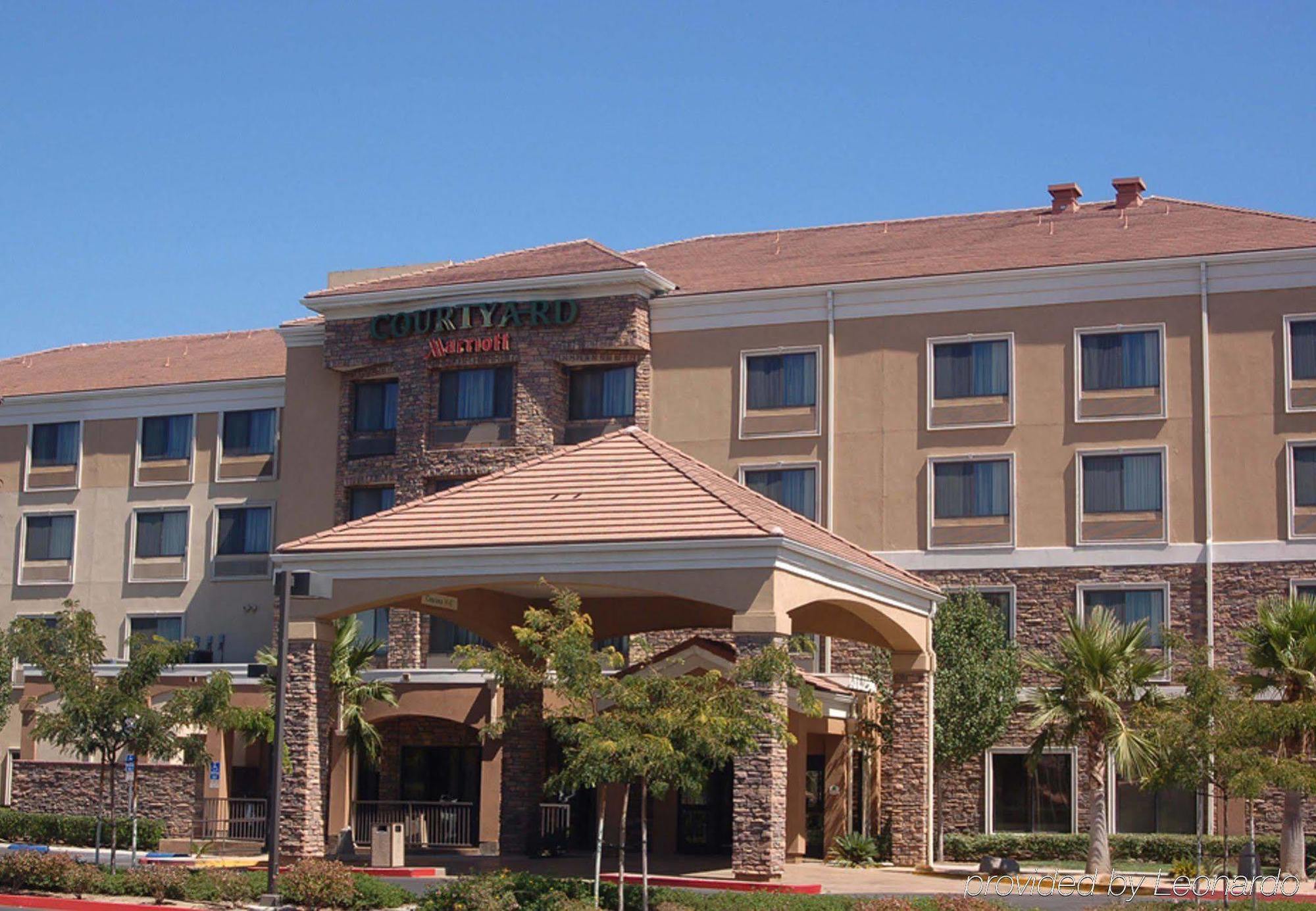 Courtyard By Marriott Ontario Rancho Cucamonga Hotel Екстериор снимка