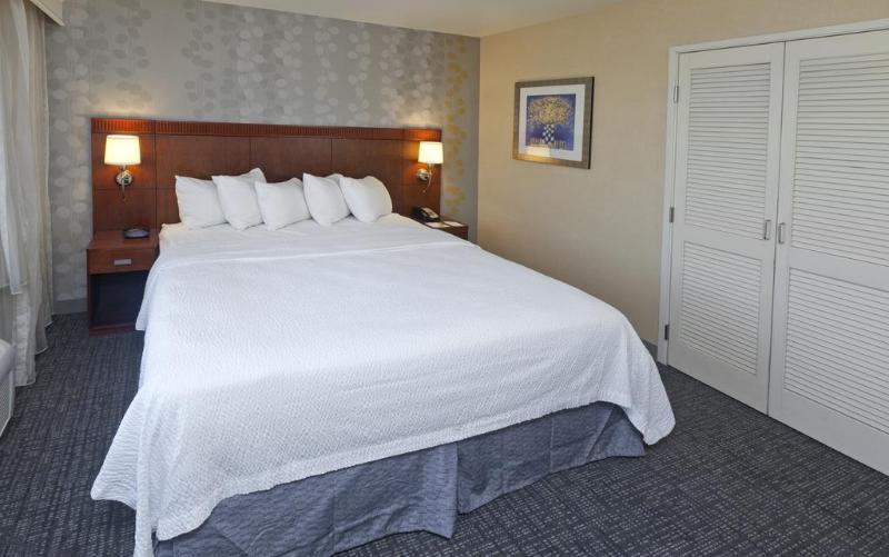 Courtyard By Marriott Ontario Rancho Cucamonga Hotel Екстериор снимка